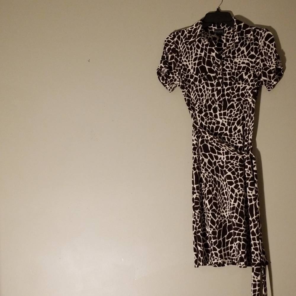 Dress - Picture 2 of 6
